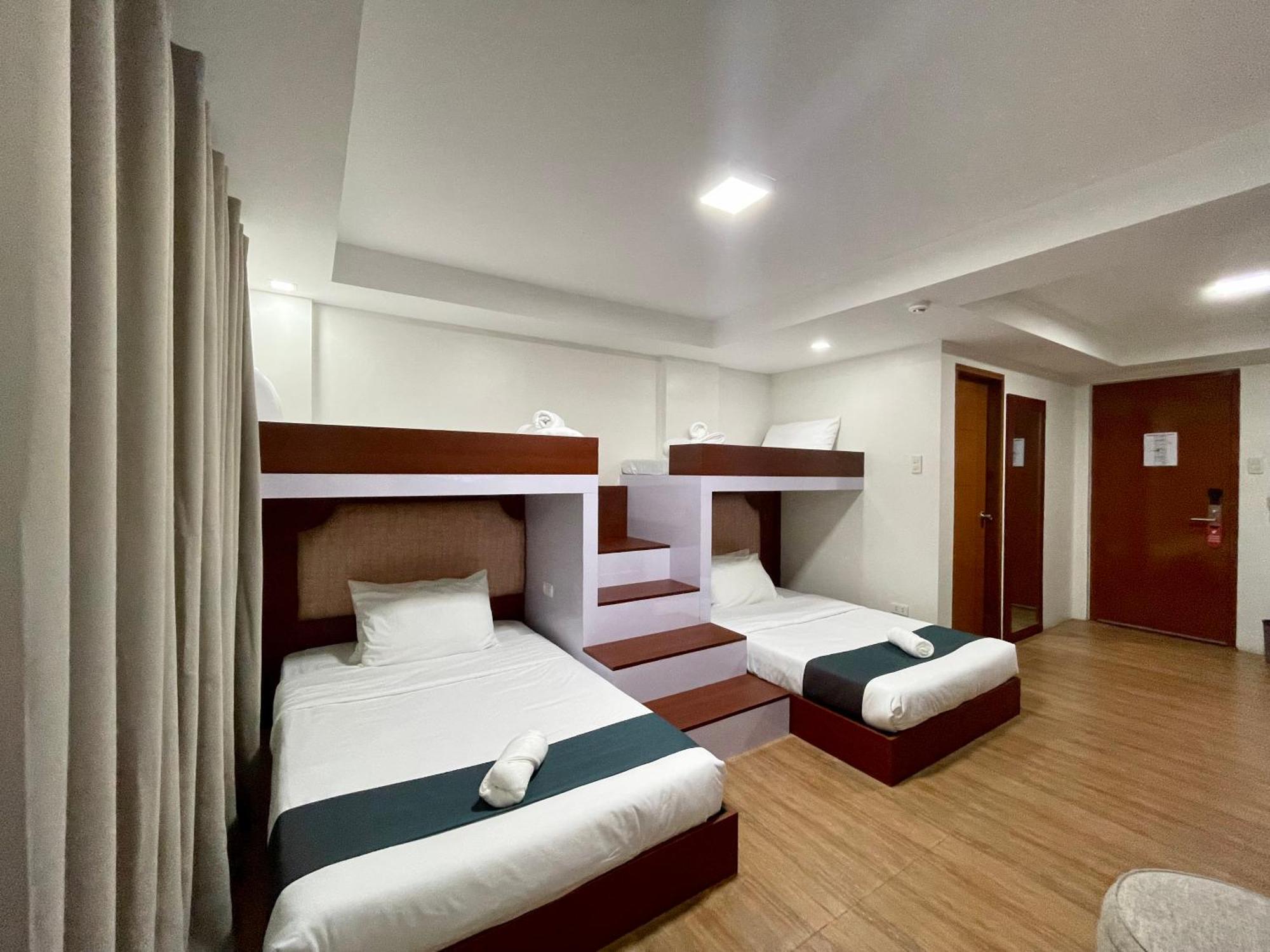 Staycation Hotel San Jose  Eksteriør bilde