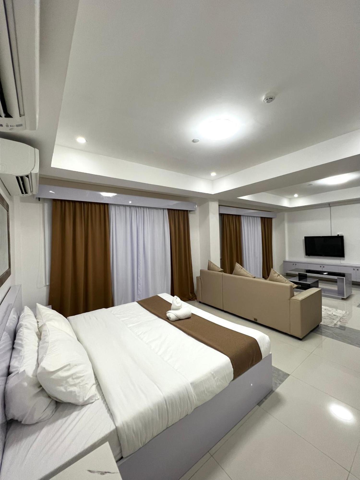 Staycation Hotel San Jose  Eksteriør bilde