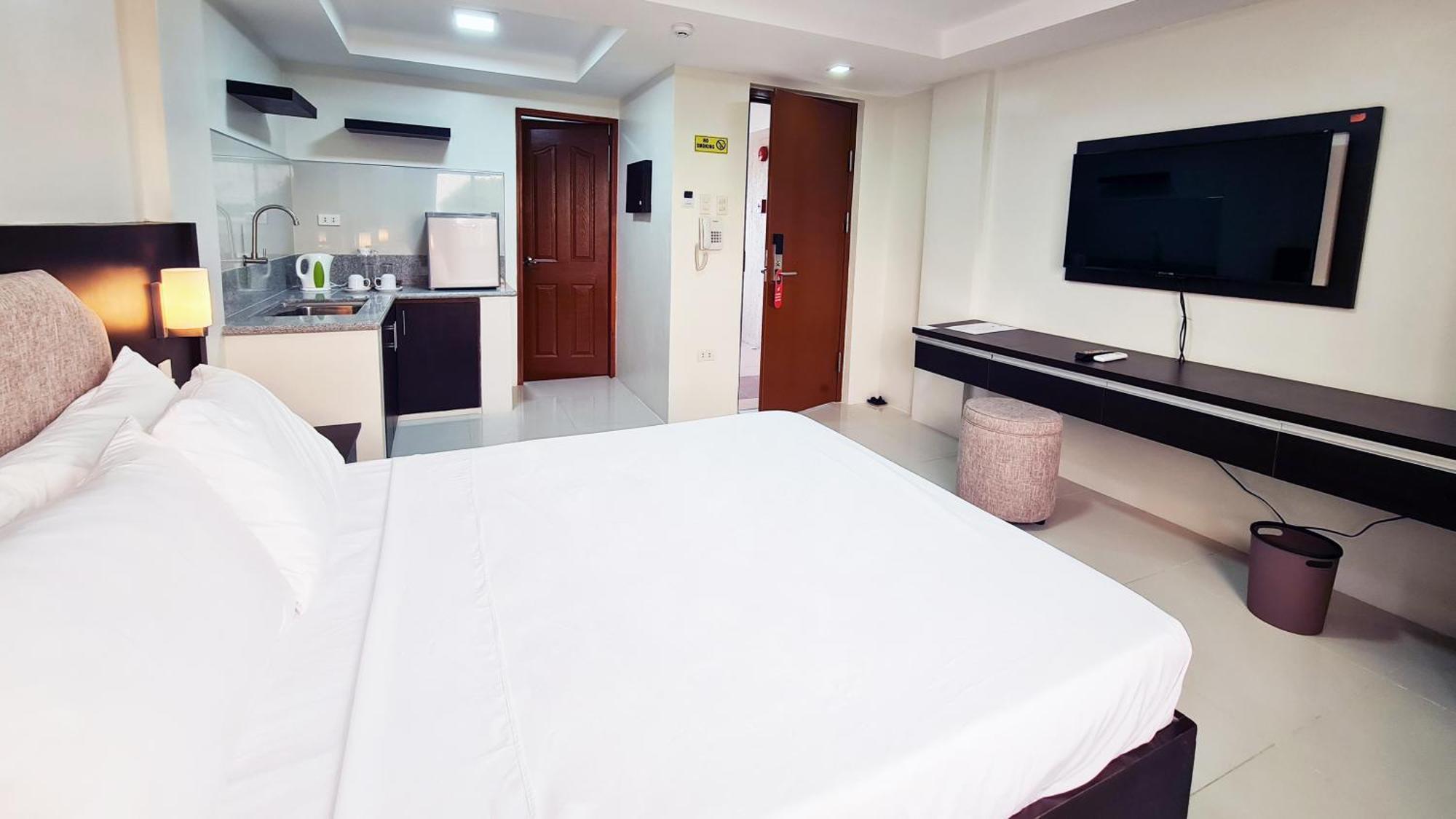 Staycation Hotel San Jose  Eksteriør bilde