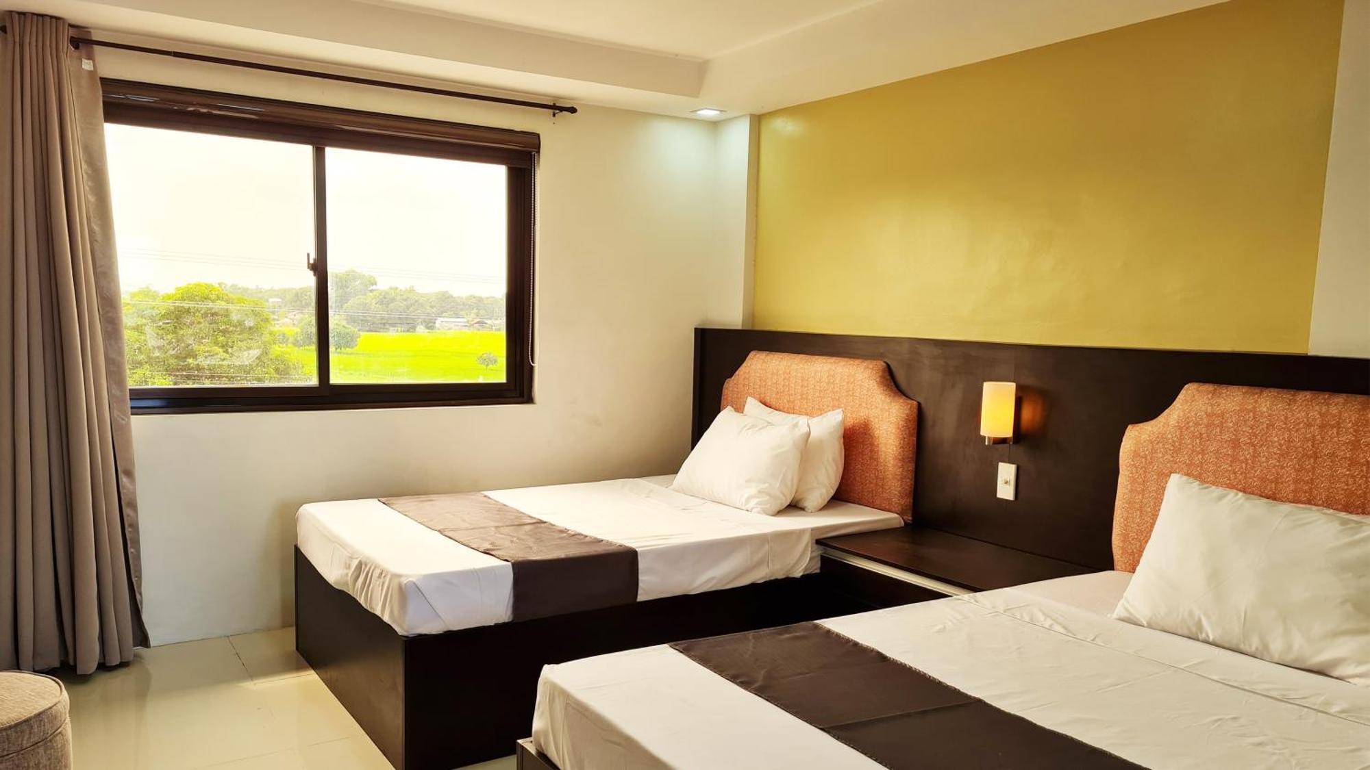 Staycation Hotel San Jose  Eksteriør bilde