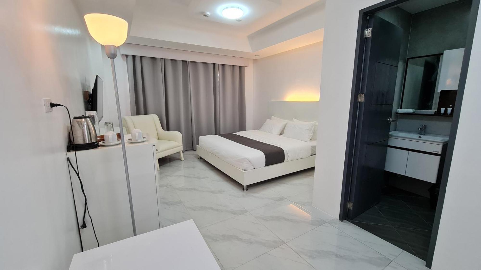 Staycation Hotel San Jose  Eksteriør bilde